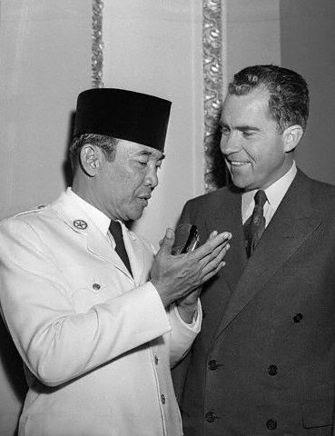 Sukarno & Richard Nixon